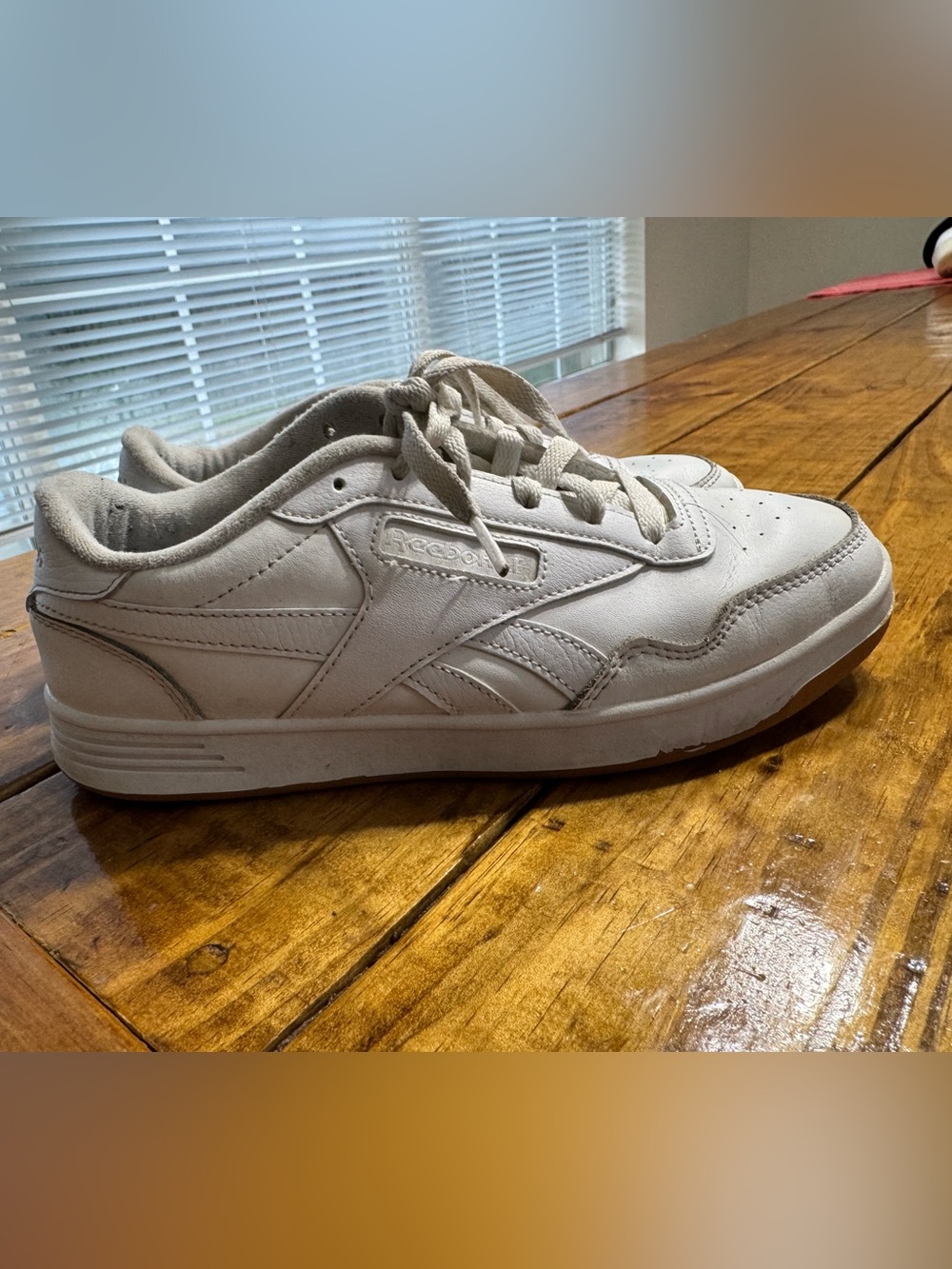 Reebok White Low-Top Leather Sneakers - Womens 8.5